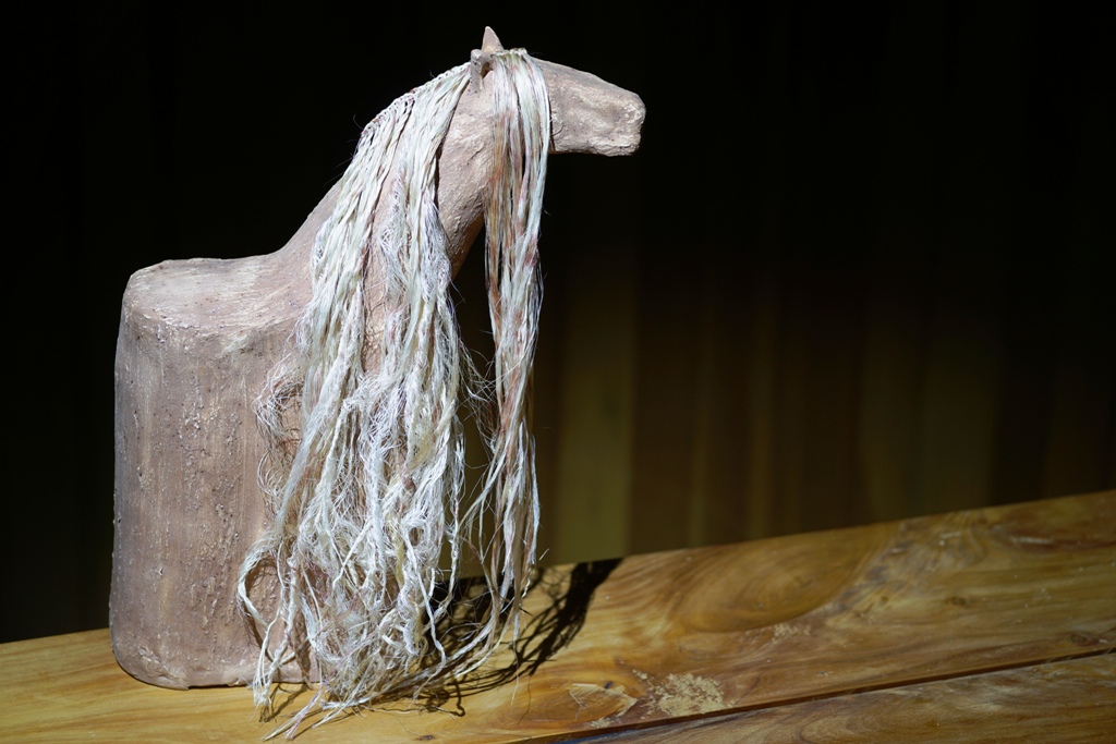 AllFlax by Wendy Naepflin - ceramics/clay - horse with muka mane