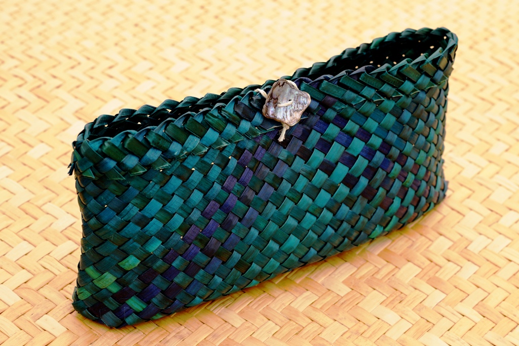 AllFlax - contemporary flax weaving: clutches
