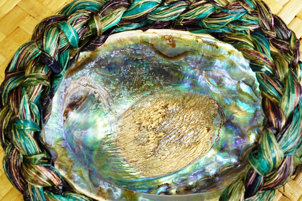 AllFlax - Woven paua shells for sale in New Zealand