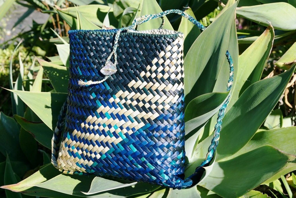 AllFlax - traditional flax weaving: pikau/backpacks