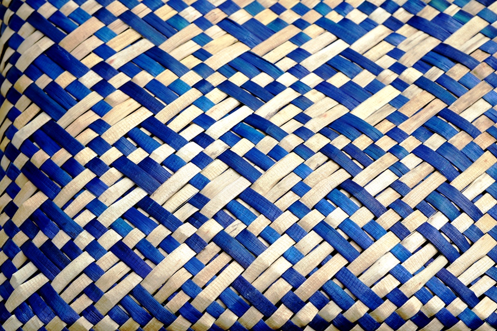 AllFlax: flax weaving with papakirango pattern